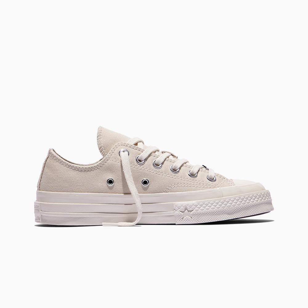 Chuck 70 X Silver Stars